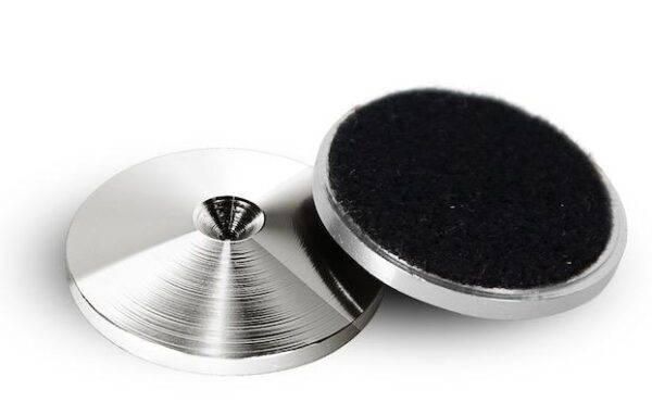 Anwendung von Norstone Counter-spikes unter einem Standlautsprecher.