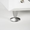 Anwendung von Norstone Counter-spikes unter einem Standlautsprecher.